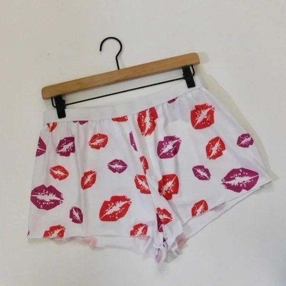 NEW!! HOT LIPS Lipstick Kiss Cropped Loungewear Two Piece Set Top Shorts Large - Picture 5 of 10